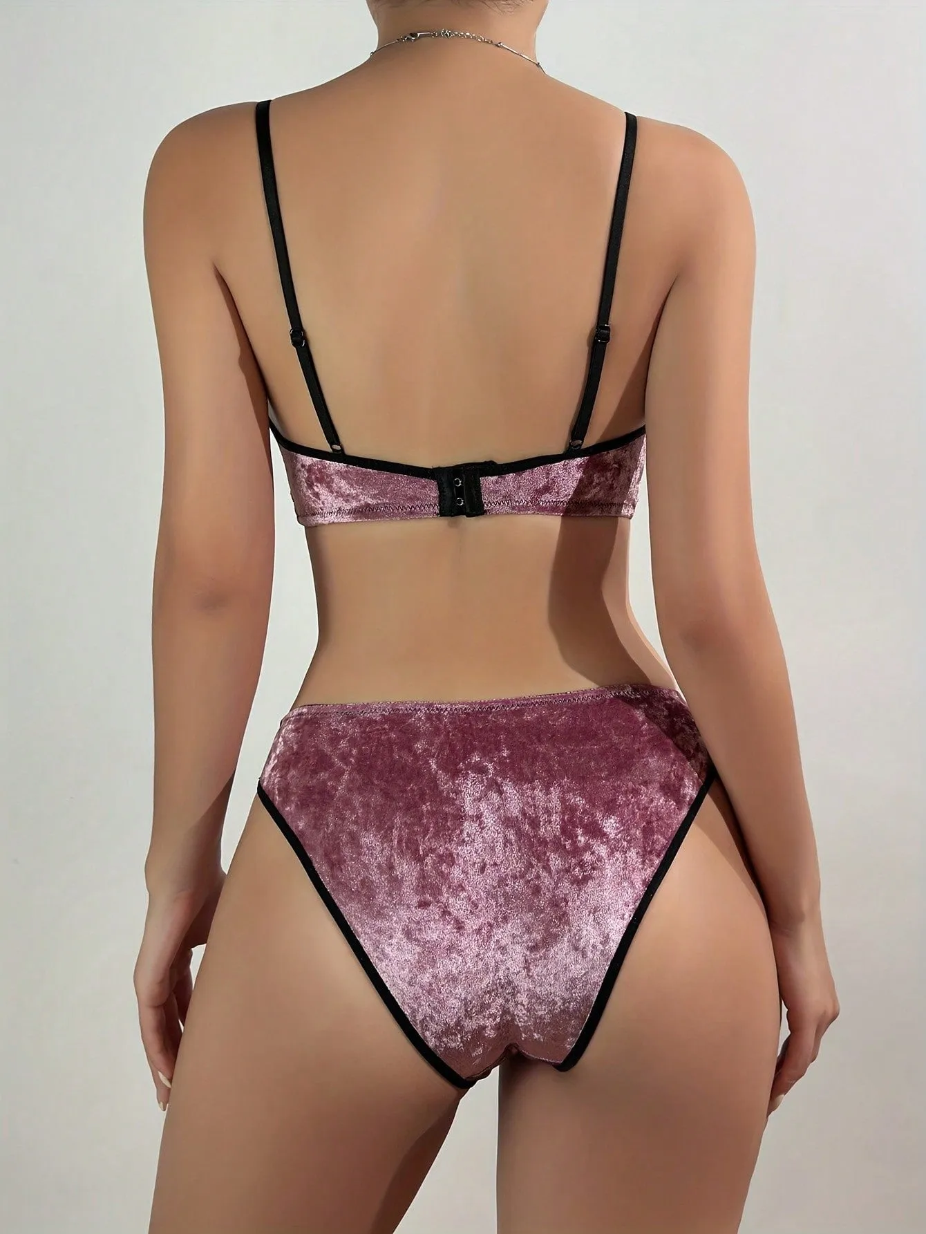 Autumn And Winter Velvet Wireless Comfortable Bra & Brief Underwear Lingerie Set