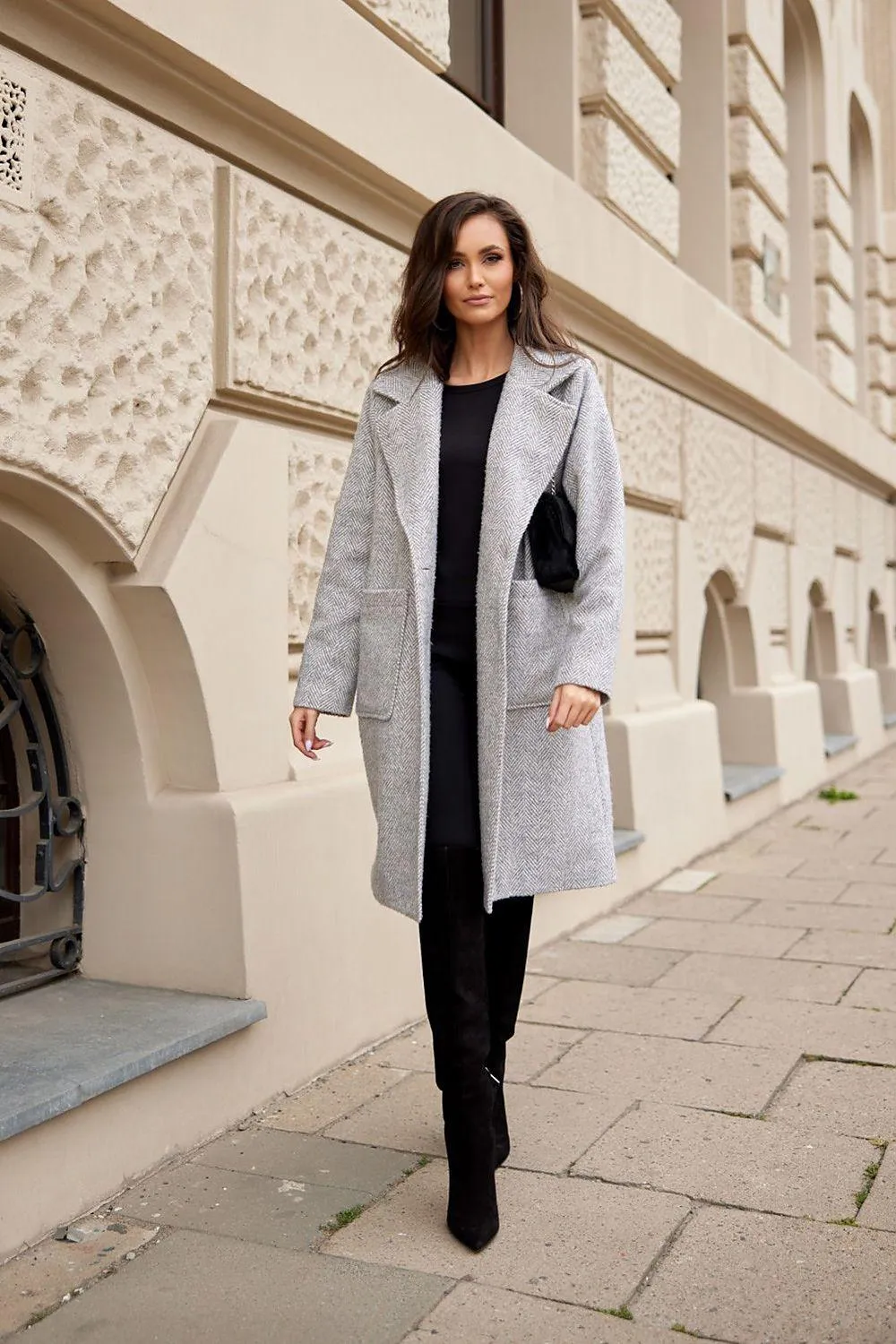 Chic Oversized Turin Coat with Stylish Reversed Collar for Effortless Layering