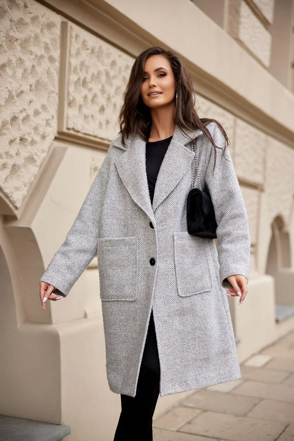 Chic Oversized Turin Coat with Stylish Reversed Collar for Effortless Layering