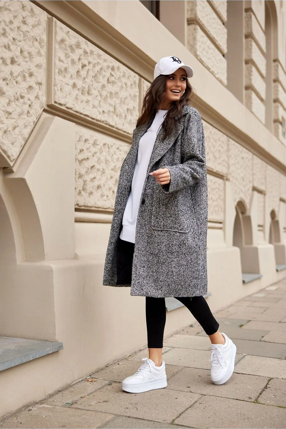 Chic Oversized Turin Coat with Stylish Reversed Collar for Effortless Layering