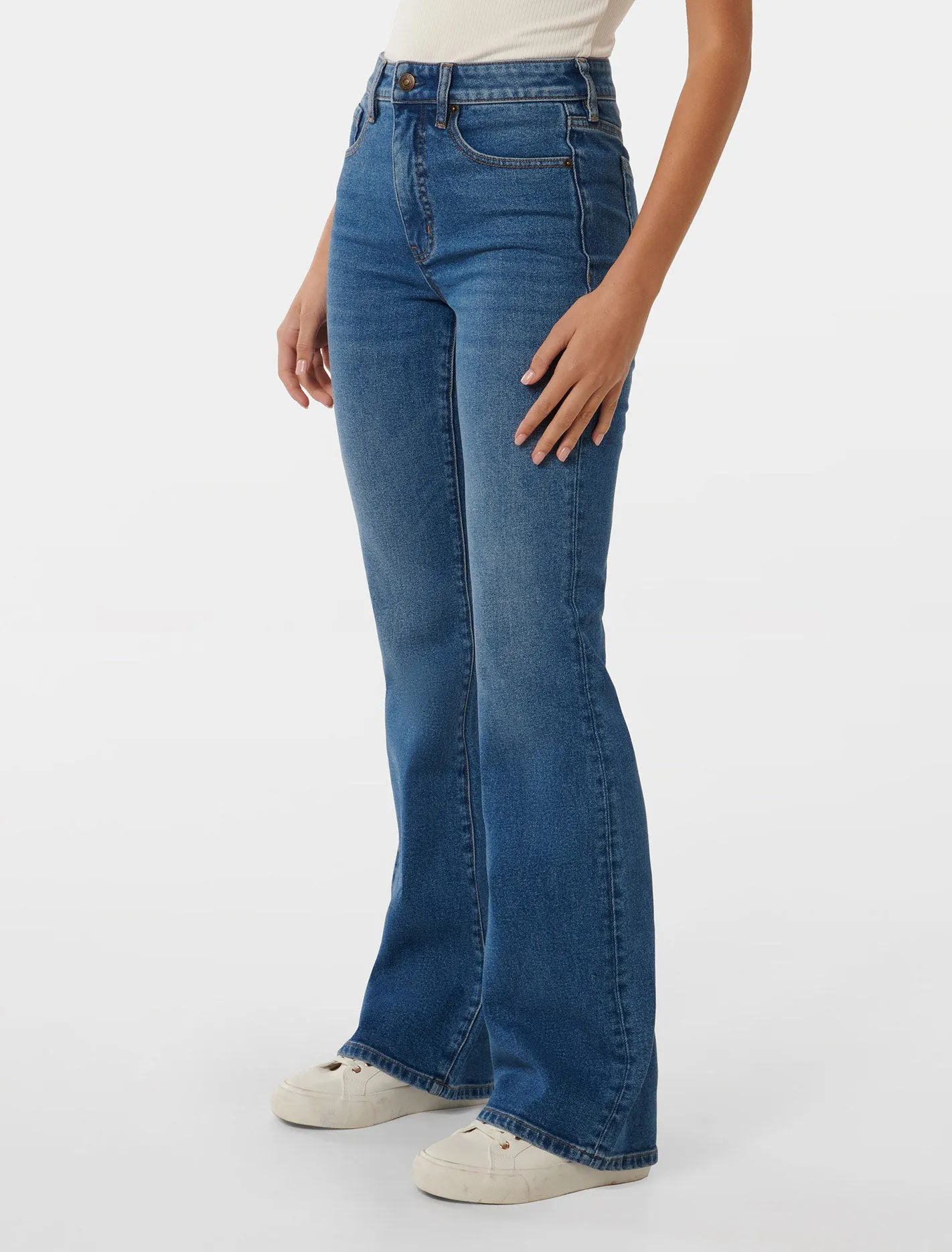 Kira Relaxed Flare Jeans