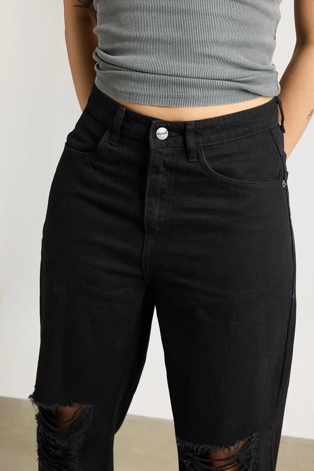 Relaxed Distress Black Jeans