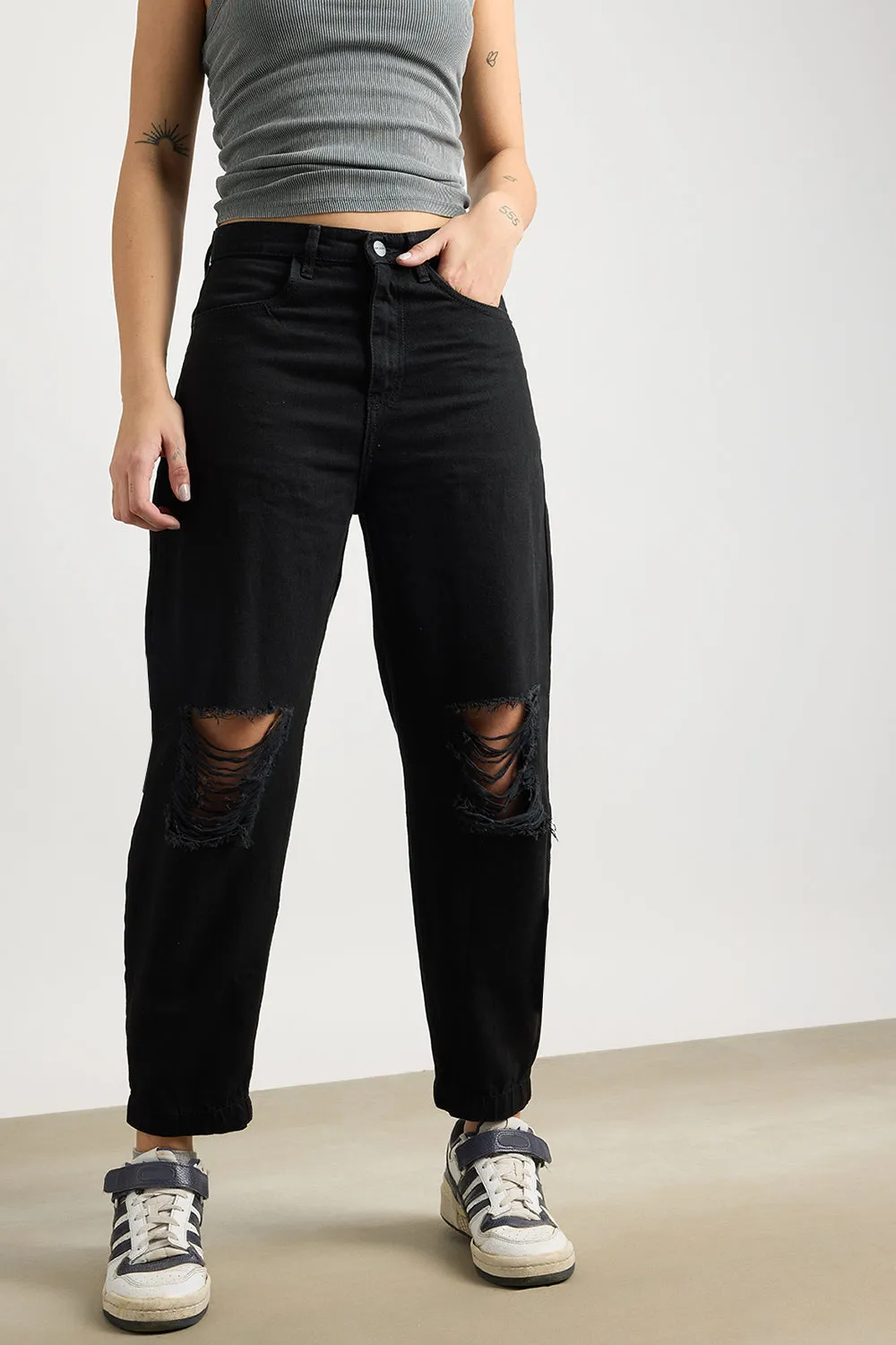 Relaxed Distress Black Jeans