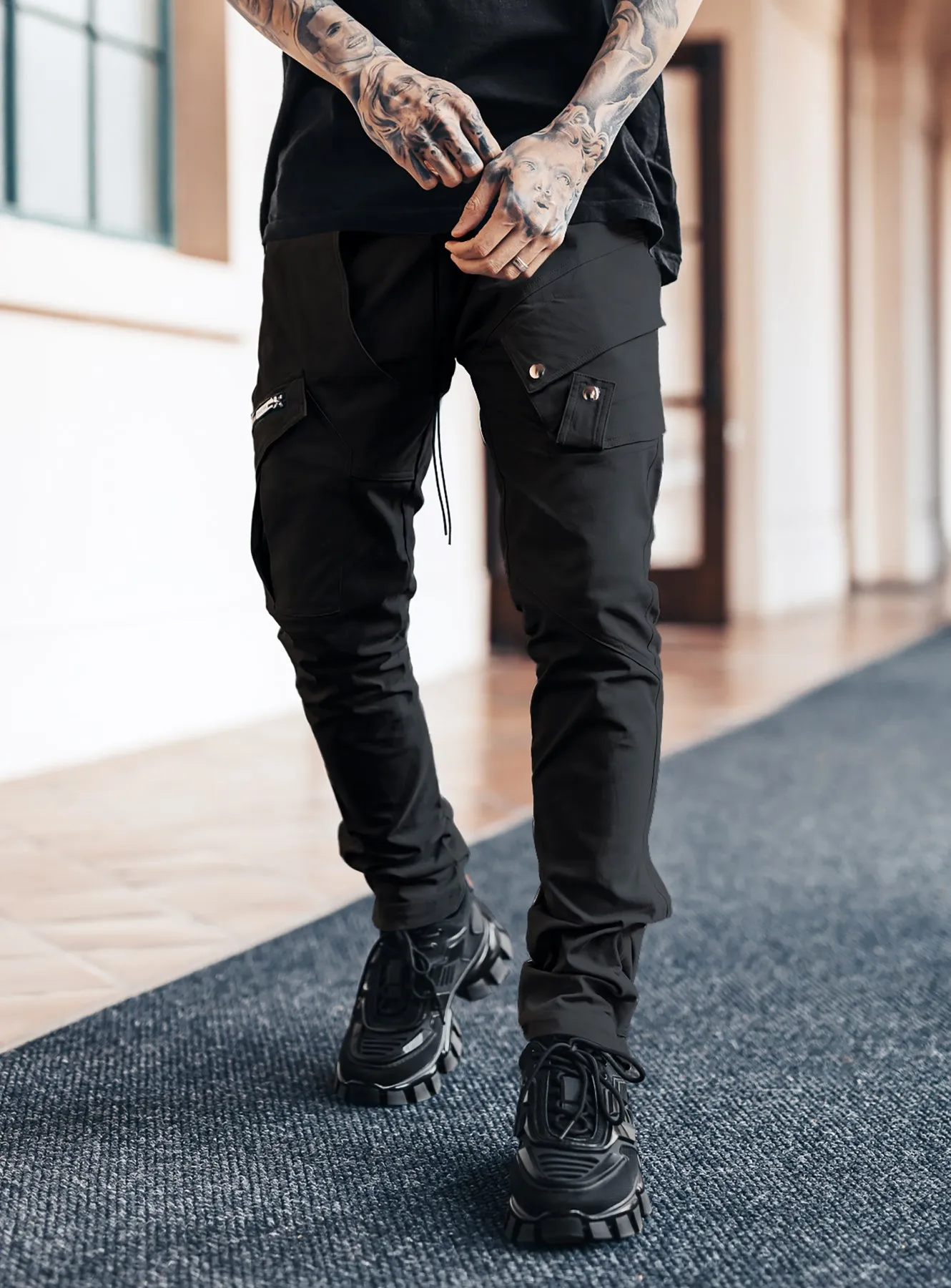 Utility Cargo Pants V11 in Black